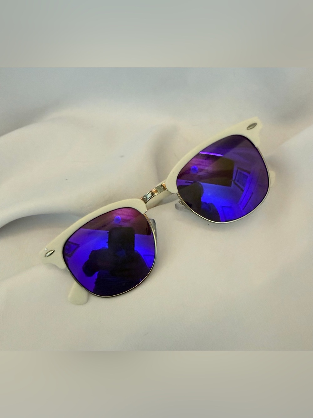 PUGS White adult Sunglasses with Mirror Lenses and nose clips
